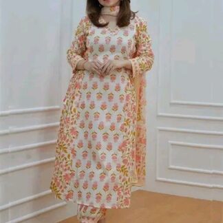 Trendy Sensational Women Kurta Sets